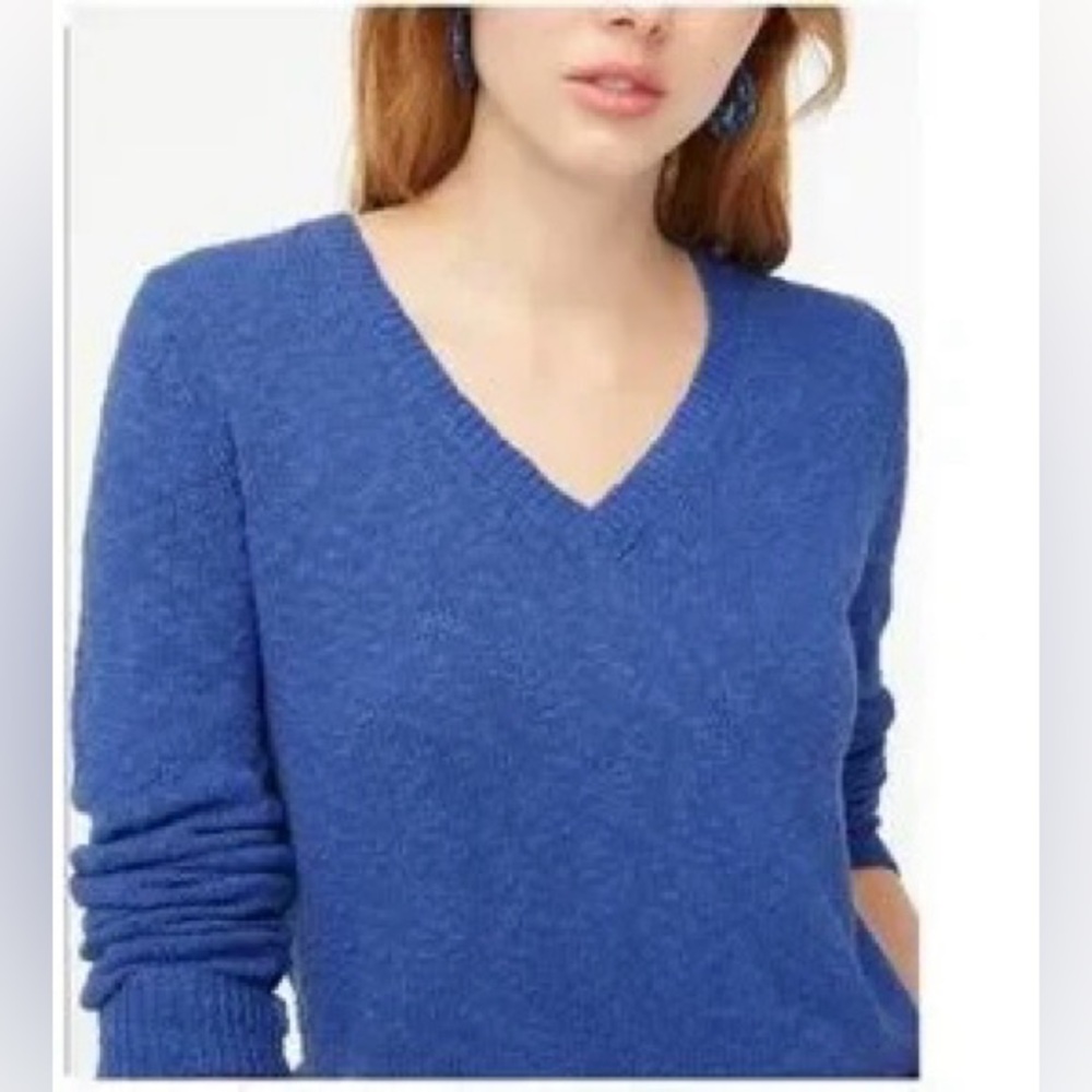 J.Crew V-neck slub sweater in blue. Women’s size large.